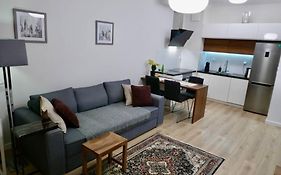 Sarmacka Apartment In Wilanow